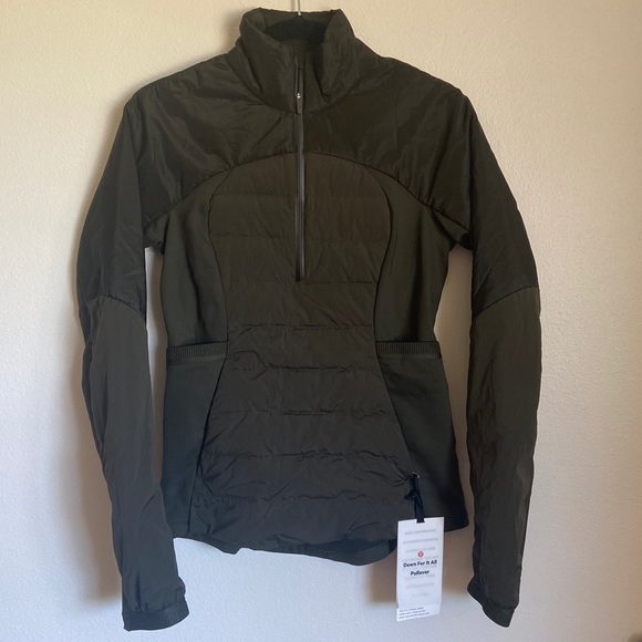 🍓SOLD NWT Authentic Lululemon down for it all - Picture 3 of 6
